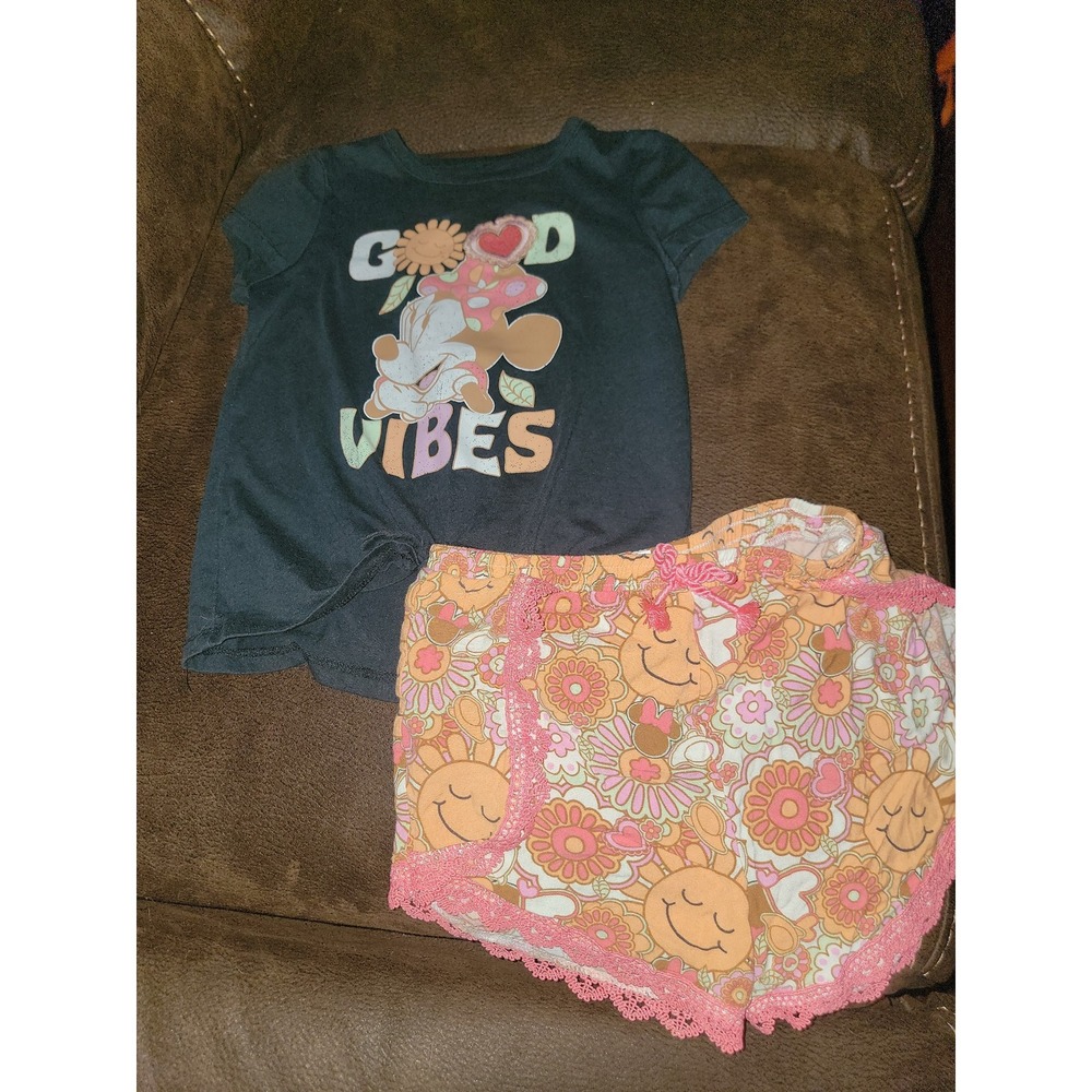 Disney minnie mouse good vibes top and shorts size 5t